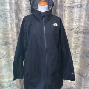The North Face Women's Plus size Dryzzle Futurelight Parka Black Jacket